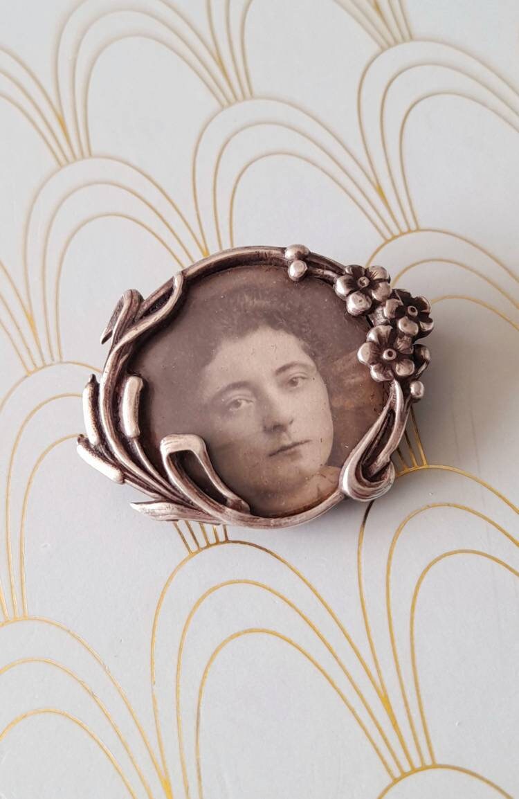 French Art Nouveau Silver Brooch, Antique Silver Pin, Arts and Crafts, Art Nouveau Jewelry, Miniature Art Nouveau Photo Frame, Gift for Her.