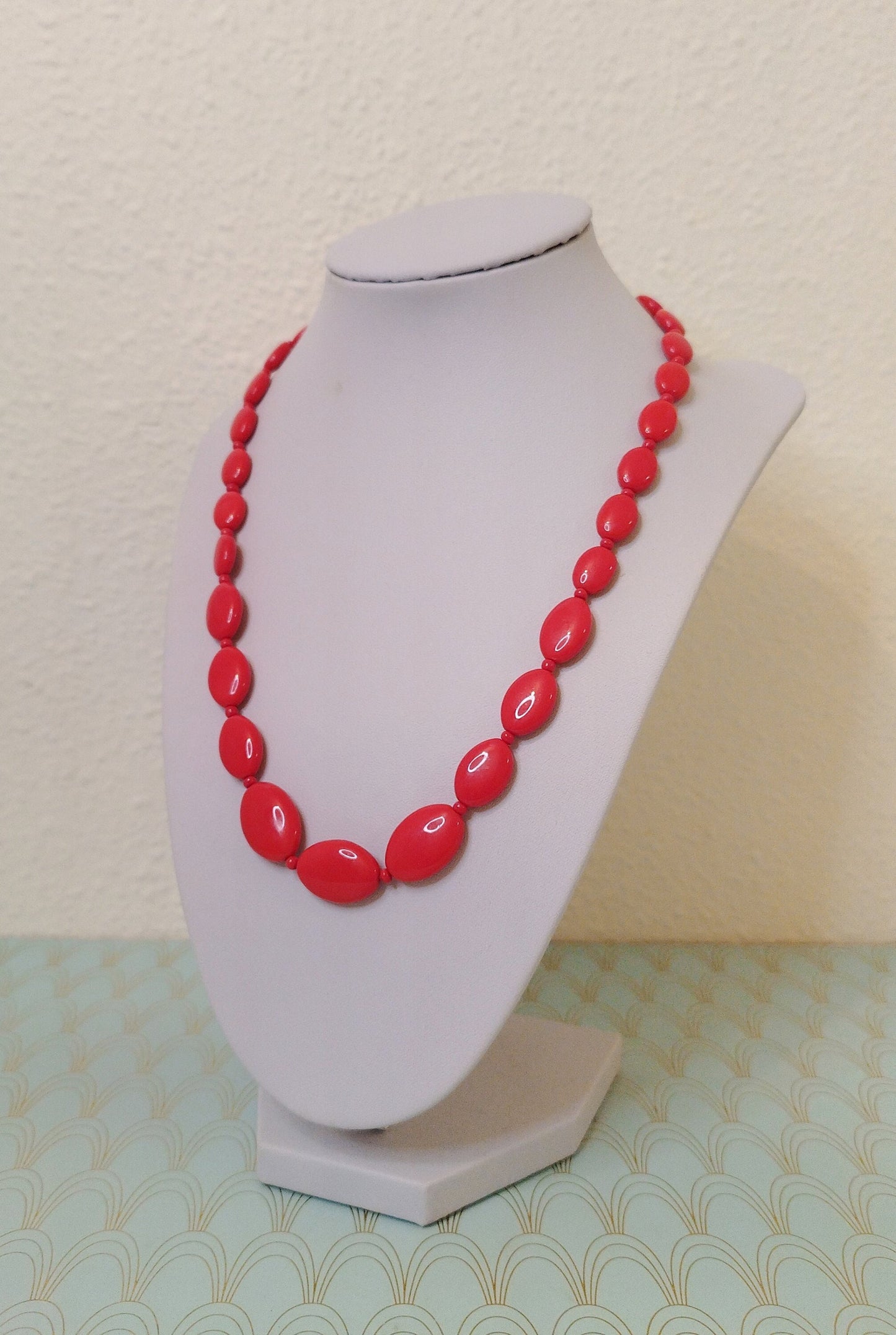 Vintage French Art Deco Red Glass Beaded Necklace, Retro Jewelry, Luxury Beaded Necklace, 1950's Jewellery Box, Minimalist Red Jewelry..