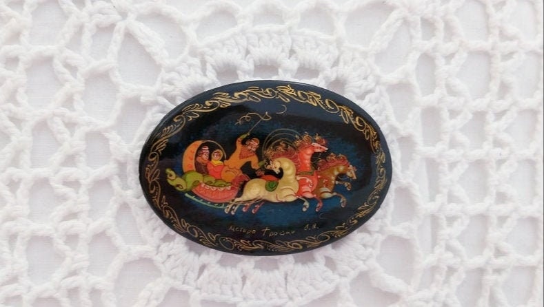 Vintage Ukrainian Brooch, Hand Made Lacquer Pin, Signed Troka, Hand Painted Brooch, Antique Papiermache Jewelry, Jewelry Box, Gift for Her