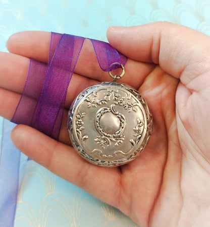 Luxury Antique French Art Nouveau Pendant, Vintage French Art Nouveau Necklace, Art Nouveau Sniff Box, Antique Locket, Victorian Jewellery.
